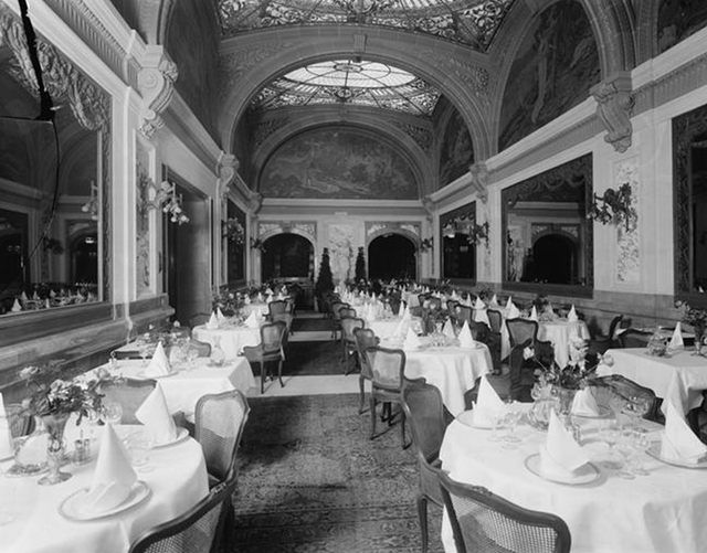 East 55th Street and 5th Avenue. St. Regis Hotel, tea room. 1905.